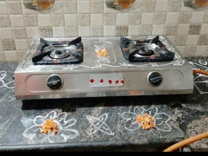 If not daily, then it is said to worship the stove on the auspicious occasion, what will be the scripture behind it? Find out! | रोज नाही, तर निदान मंगलप्रसंगी चुलीचे पूजन करावे असे म्हणतात, काय असेल त्यामागील शास्त्र? जाणून घ्या!