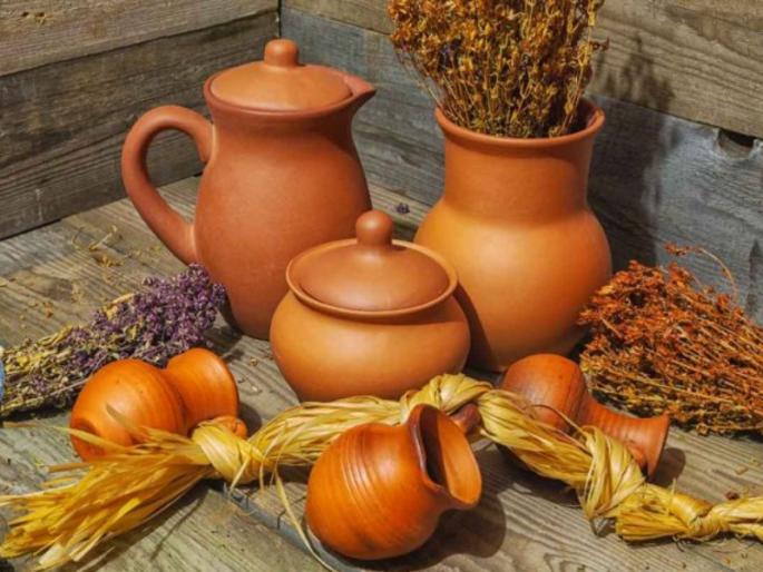 According to Vastushastra, it is beneficial to keep earthenware and utensils in the house! | वास्तुशास्त्रानुसार मातीच्या 'या' वस्तू, भांडी घरात ठेवणे ठरते लाभदायक! According to Vastushastra, it is beneficial to keep earthenware and utensils in the house! | वास्तुशास्त्रानुसार मातीच्या 'या' वस्तू, भांडी घरात ठेवणे ठरते लाभदायक!