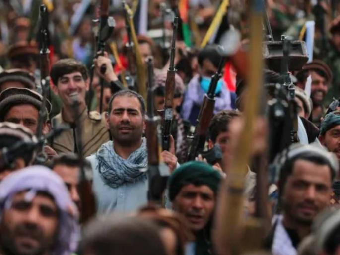 afghanistan taliban latest news firing at kabul airport gate | Kabul Airport Firing: काबुल विमानतळाच्या गेटजवळ गोळीबार, पुन्हा एकदा चेंगराचेंगरीची घटना afghanistan taliban latest news firing at kabul airport gate | Kabul Airport Firing: काबुल विमानतळाच्या गेटजवळ गोळीबार, पुन्हा एकदा चेंगराचेंगरीची घटना