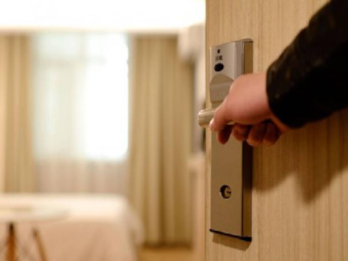 Man occupies 2 rooms in hotel for 8 months escapes through bathroom window without paying Rs 25 lakh bill | आलिशान हॉटेलात २ रुम घेऊन मुक्काम; ८ महिन्यांनी उघडलं दार, समोर आला धक्कादायक प्रकार Man occupies 2 rooms in hotel for 8 months escapes through bathroom window without paying Rs 25 lakh bill | आलिशान हॉटेलात २ रुम घेऊन मुक्काम; ८ महिन्यांनी उघडलं दार, समोर आला धक्कादायक प्रकार
