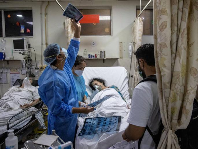 CoronaVirus News covid 19 new symptoms throbbing headache hearing loss and dry mouth | CoronaVirus News: कोरोनाची नवी लक्षणं समोर; टास्क फोर्समधील तज्ज्ञांनी सांगितली मोठ्ठी यादी, चिंता वाढली CoronaVirus News covid 19 new symptoms throbbing headache hearing loss and dry mouth | CoronaVirus News: कोरोनाची नवी लक्षणं समोर; टास्क फोर्समधील तज्ज्ञांनी सांगितली मोठ्ठी यादी, चिंता वाढली