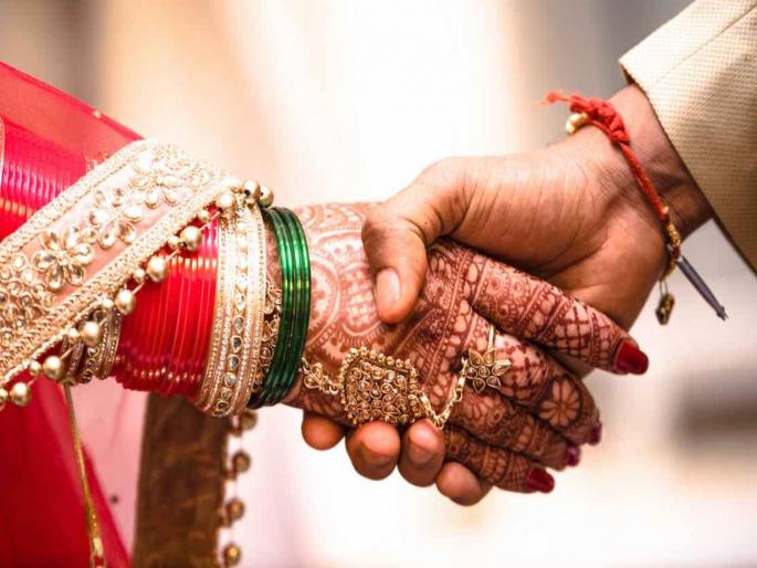 gwalior wife found missing gwalior seven years ago vrindavan with lover husband lost senses | दोन मुलांसह पत्नी अचानक झाली बेपत्ता; सात वर्षांनंतर सापडताच पतीला बसला जबर धक्का gwalior wife found missing gwalior seven years ago vrindavan with lover husband lost senses | दोन मुलांसह पत्नी अचानक झाली बेपत्ता; सात वर्षांनंतर सापडताच पतीला बसला जबर धक्का