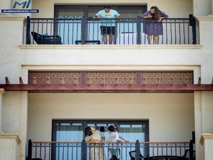ipl 2021 mumbai indians shares photo of jasprit bumrah and suryakumar yadav with funny caption | IPL 2021: अहो, तुमच्याकडे पाणी येतंय का?; सूर्या बुमराहला वरून आवाssज देतो तेव्हा...