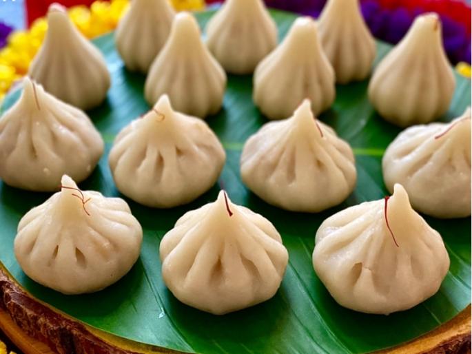 Ganesh Festival 2021: Padma Purana refers to when Bappa first ate Modak and how he fell in love with Modak! | Ganesh Festival 2021 : बाप्पाने पहिल्यांदा मोदक कधी खाल्ले आणि तो मोदकांच्या प्रेमात कसा पडला याचा संदर्भ आढळतो पद्मपुराणात! Ganesh Festival 2021: Padma Purana refers to when Bappa first ate Modak and how he fell in love with Modak! | Ganesh Festival 2021 : बाप्पाने पहिल्यांदा मोदक कधी खाल्ले आणि तो मोदकांच्या प्रेमात कसा पडला याचा संदर्भ आढळतो पद्मपुराणात!