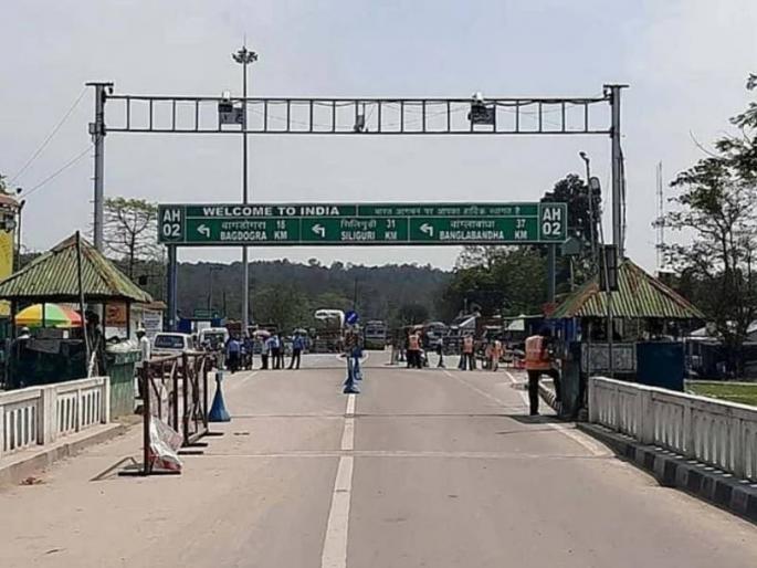 Nepal armed forces caught 28 skeletons in van on Indo Nepal border search is on | भारत-नेपाळ सीमेवर कारमध्ये आढळले २८ मानवी सांगाडे!, दोन्ही देशांचे सुरक्षा जवान हादरले Nepal armed forces caught 28 skeletons in van on Indo Nepal border search is on | भारत-नेपाळ सीमेवर कारमध्ये आढळले २८ मानवी सांगाडे!, दोन्ही देशांचे सुरक्षा जवान हादरले