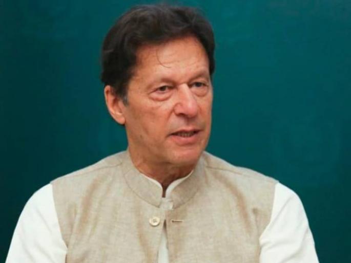 pakistan prim minister imran khan in deep controversy over foreign gifts as opposition targets him | Imran Khan: पाकिस्तानचे पंतप्रधान इम्रान खान यांनी परदेशातून मिळालेले गिफ्ट विकले? pakistan prim minister imran khan in deep controversy over foreign gifts as opposition targets him | Imran Khan: पाकिस्तानचे पंतप्रधान इम्रान खान यांनी परदेशातून मिळालेले गिफ्ट विकले?