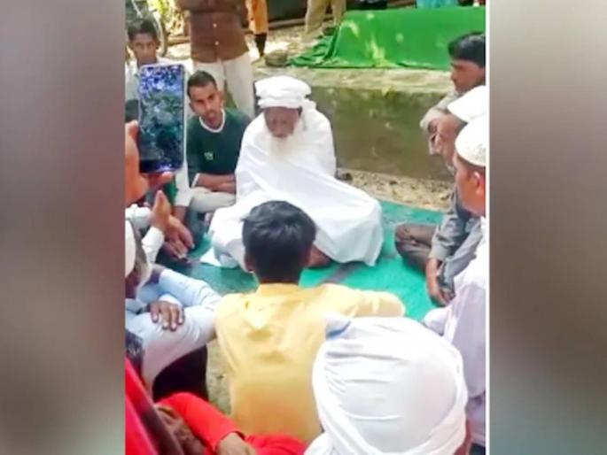 109 year old man waiting for death by digging grave barabanki | मी १.१० ला जीव सोडणार, सगळ्यांनी या! कबर खणून, कफन घेऊन आजोबा बसले अन् मग... 109 year old man waiting for death by digging grave barabanki | मी १.१० ला जीव सोडणार, सगळ्यांनी या! कबर खणून, कफन घेऊन आजोबा बसले अन् मग...
