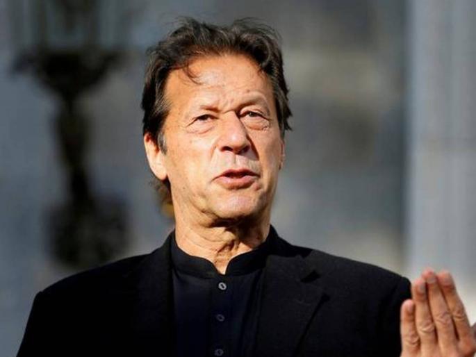 imran khan said it is not right time to talk with india after t20 world cup | ही वेळ योग्य नाही! पाकिस्तानच्या विजयानं इम्रान खान भलतेच खूश; भारताबद्दल बोलताना बदलला सूर