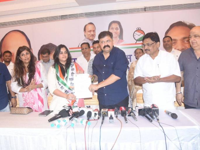 21 bjp corporators join NCP big blow to bjp ahead of ulhasnagar municipal corporation election | भाजपला मोठा धक्का! तब्बल २१ नगरसेवकांचा राष्ट्रवादीत प्रवेश; उल्हासनगरात राजकीय भूकंप 21 bjp corporators join NCP big blow to bjp ahead of ulhasnagar municipal corporation election | भाजपला मोठा धक्का! तब्बल २१ नगरसेवकांचा राष्ट्रवादीत प्रवेश; उल्हासनगरात राजकीय भूकंप