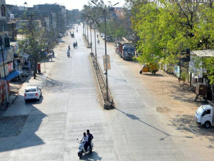 Curfew announced amid more violence in Amravati shops private property destroyed | अमरावतीत बंदही हिंसक, संचारबंदी लागू; इंटरनेट सेवा खंडित Curfew announced amid more violence in Amravati shops private property destroyed | अमरावतीत बंदही हिंसक, संचारबंदी लागू; इंटरनेट सेवा खंडित