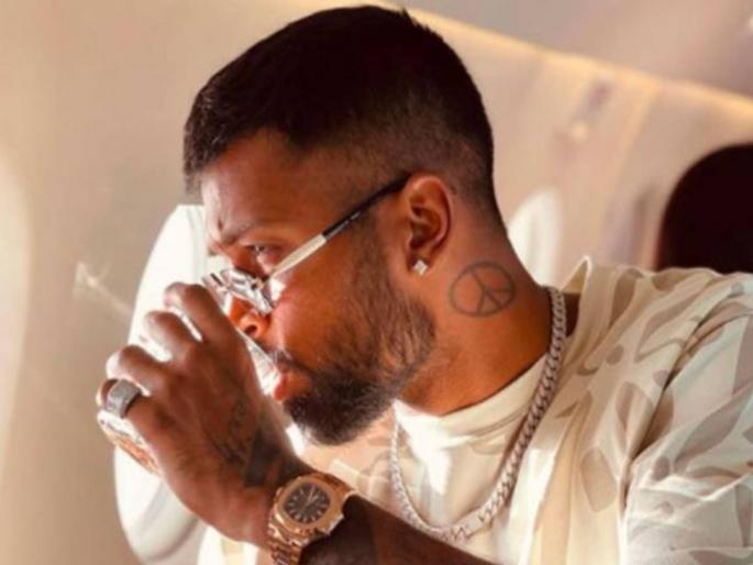 hardik pandya gives clarification on seized watches by customs officials at airport | घड्याळं ५ कोटींची नव्हे, तर...; हार्दिक पांड्यानं कस्टमच्या कारवाईनंतर सांगितलं 'सत्य'