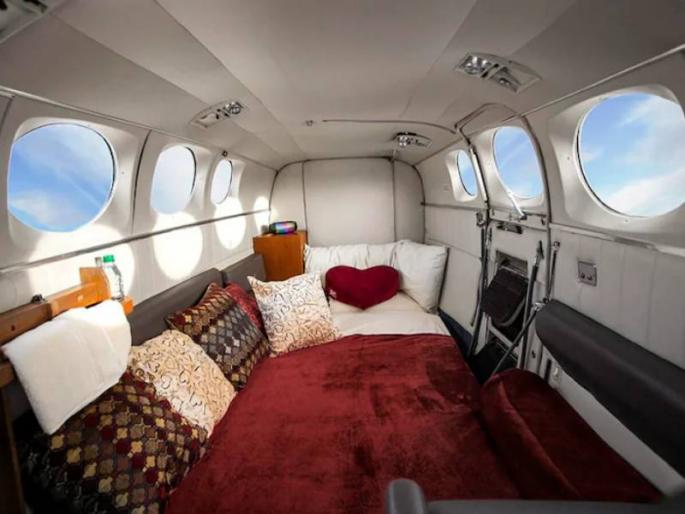 las vegas love cloud vegas charters jets to nowhere for horny mile high clubbers | लव्ह इन द एअर! आता फ्लाइटमध्येही मिळणार हनीमून सूट; एअरलाइन्सनं सुरू केली कपल्ससाठी खास सुविधा las vegas love cloud vegas charters jets to nowhere for horny mile high clubbers | लव्ह इन द एअर! आता फ्लाइटमध्येही मिळणार हनीमून सूट; एअरलाइन्सनं सुरू केली कपल्ससाठी खास सुविधा