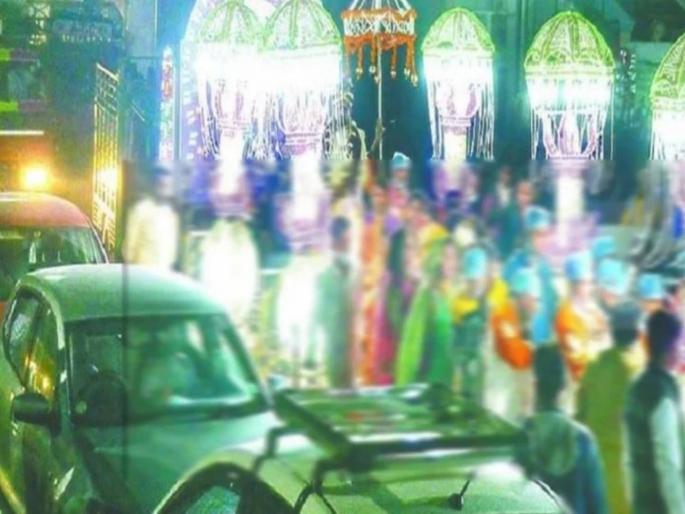 girlfriend consumed poison at boyfriend wedding in uttar pradesh agra | प्रियकराच्या लग्नात विष घेऊन पोहोचली प्रेयसी; धसक्यानं नवरीच्या मामाचा मृत्यू girlfriend consumed poison at boyfriend wedding in uttar pradesh agra | प्रियकराच्या लग्नात विष घेऊन पोहोचली प्रेयसी; धसक्यानं नवरीच्या मामाचा मृत्यू