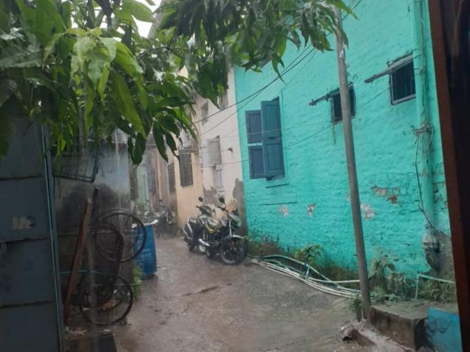 rain in Thane and other villages of the district | ठाण्यासह जिल्ह्यातील गावपाडय़ात अवकाळी पाऊस rain in Thane and other villages of the district | ठाण्यासह जिल्ह्यातील गावपाडय़ात अवकाळी पाऊस