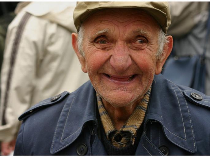 Be sure to try this 'psychological solution' to overcome the growing age! | वाढत्या वयावर मात करण्यासाठी 'हा' मानसशास्त्रीय तोडगा जरूर वापरून बघा! Be sure to try this 'psychological solution' to overcome the growing age! | वाढत्या वयावर मात करण्यासाठी 'हा' मानसशास्त्रीय तोडगा जरूर वापरून बघा!