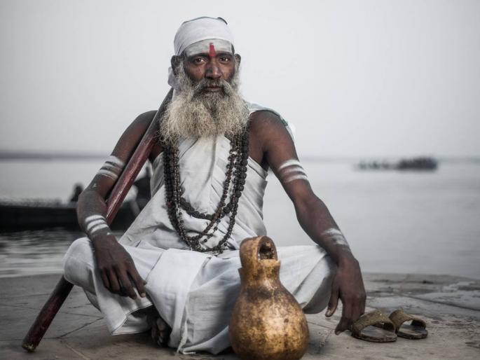 Many sadhus uses bhasmalepana, what does they achieve? Can we apply bhasma too? Find out! | अनेक साधू भस्मलेपन करतात, त्याने काय साध्य होते? आपणही भस्मलेपन करू शकतो का? जाणून घ्या! Many sadhus uses bhasmalepana, what does they achieve? Can we apply bhasma too? Find out! | अनेक साधू भस्मलेपन करतात, त्याने काय साध्य होते? आपणही भस्मलेपन करू शकतो का? जाणून घ्या!
