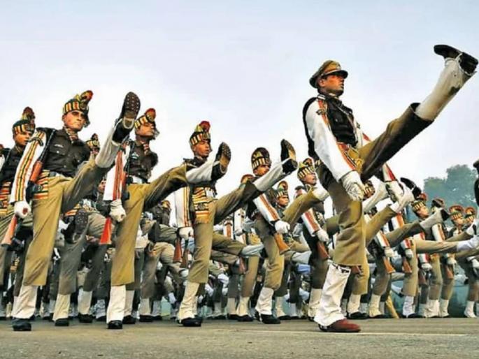 Republic Day 2022 parade will start half an hour late on 26 January special arrangements for workers frontline workers | Republic Day 2022: प्रजासत्ताक दिनाची परेड यंदा अर्धातास उशीरानं सुरू होणार, कारण... Republic Day 2022 parade will start half an hour late on 26 January special arrangements for workers frontline workers | Republic Day 2022: प्रजासत्ताक दिनाची परेड यंदा अर्धातास उशीरानं सुरू होणार, कारण...