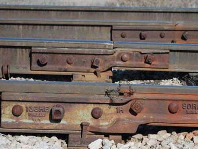 big conspiracy in ayodhya before up elections six bolts of railway bridge missing railway inquiry | अयोध्येत रेल्वे अपघात घडवून आणण्याचं षडयंत्र उघड; रातोरात रुळाचे सहा बोल्ट केले गायब! big conspiracy in ayodhya before up elections six bolts of railway bridge missing railway inquiry | अयोध्येत रेल्वे अपघात घडवून आणण्याचं षडयंत्र उघड; रातोरात रुळाचे सहा बोल्ट केले गायब!