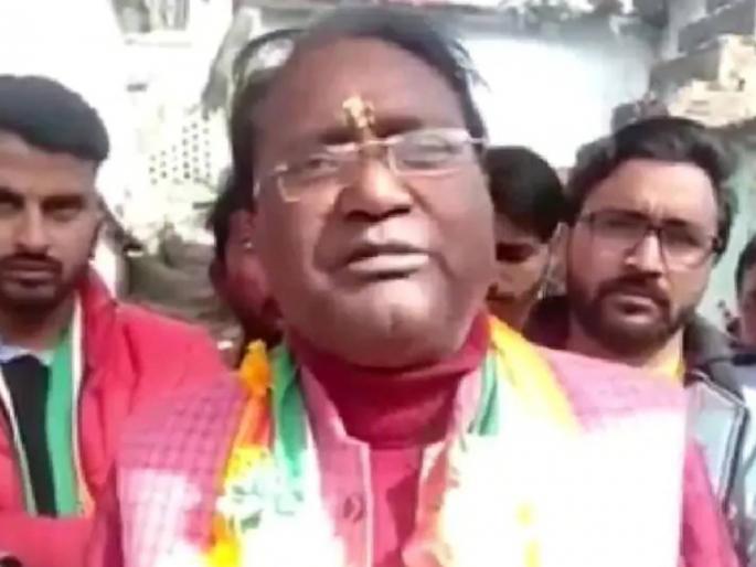 uttarakhand assembly elections tehri garhwal congress candidate dhani lal shah asking for vote like beggar | Uttarakhand: 'भिकारी समजून मत द्या', काँग्रेस उमेदवाराची घरोघरी जाऊन मागणी uttarakhand assembly elections tehri garhwal congress candidate dhani lal shah asking for vote like beggar | Uttarakhand: 'भिकारी समजून मत द्या', काँग्रेस उमेदवाराची घरोघरी जाऊन मागणी