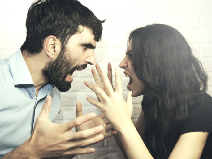 Valentines Day 2022: Arguments in couple On the occasion of Valentine's Day ? Follow these architectural tips! | Valentines Day 2022 : व्हॅलेंटाईन डे तोंडावर असताना घरात वादावाद? 'या' वास्तूटिप्स फॉलो करा! Valentines Day 2022: Arguments in couple On the occasion of Valentine's Day ? Follow these architectural tips! | Valentines Day 2022 : व्हॅलेंटाईन डे तोंडावर असताना घरात वादावाद? 'या' वास्तूटिप्स फॉलो करा!