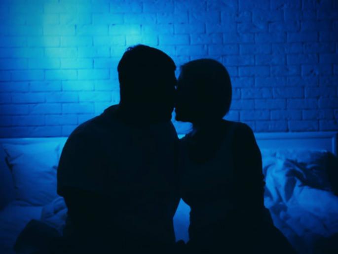 extra marital affair wife lodge case against her husband | पत्नी गेली माहेरी, पतीनं संधी साधली; प्रेयसीला मुक्कामासाठी बोलावलं घरी, पण अचानक.... extra marital affair wife lodge case against her husband | पत्नी गेली माहेरी, पतीनं संधी साधली; प्रेयसीला मुक्कामासाठी बोलावलं घरी, पण अचानक....