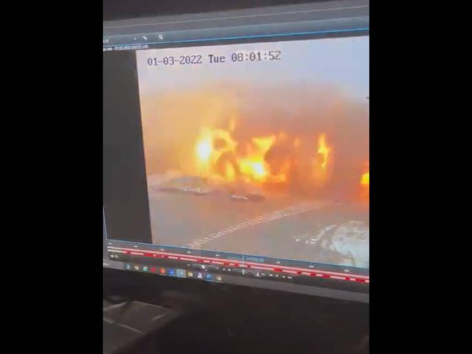 russia vs ukraine russia launches air strike on kharkiv city several administrative buildings targeted watch video | Russia vs Ukraine War: संपूर्ण इमारत क्षणार्धात जमीनदोस्त; रशियाच्या एअर स्ट्राईकचा थरकाप उडवणारा व्हिडीओ russia vs ukraine russia launches air strike on kharkiv city several administrative buildings targeted watch video | Russia vs Ukraine War: संपूर्ण इमारत क्षणार्धात जमीनदोस्त; रशियाच्या एअर स्ट्राईकचा थरकाप उडवणारा व्हिडीओ