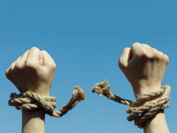 If you want to solve complex problems in life with a pinch, then do the 'this' experiment given in psychology! | आयुष्यातील जटिल प्रश्न चुटकीसरशी सोडवायचे असतील तर मानसशास्त्रात दिलेला 'हा' प्रयोग करा! If you want to solve complex problems in life with a pinch, then do the 'this' experiment given in psychology! | आयुष्यातील जटिल प्रश्न चुटकीसरशी सोडवायचे असतील तर मानसशास्त्रात दिलेला 'हा' प्रयोग करा!