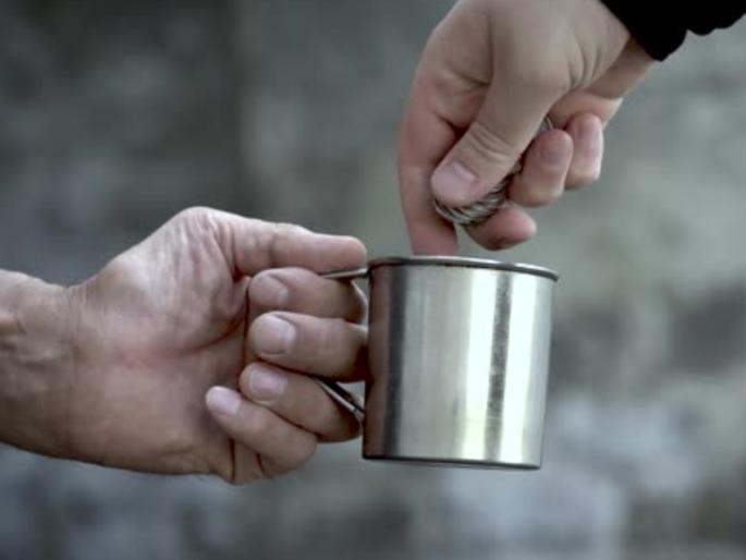 The story of a common man who travels from beggar to successful entrepreneur! | 'भिकारी ते यशस्वी उद्योजक' असा प्रवास करणाऱ्या एका सामान्य मनुष्याची गोष्ट! The story of a common man who travels from beggar to successful entrepreneur! | 'भिकारी ते यशस्वी उद्योजक' असा प्रवास करणाऱ्या एका सामान्य मनुष्याची गोष्ट!