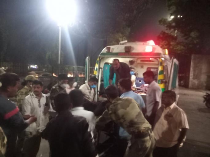 tractor trolley of farming laborers accident One killed 20 injured in kolhapur maharashtra | जोतिबाचं दर्शन घेऊन परतणाऱ्या शेतमजुरांची ट्रॅक्टर ट्रॉली उलटली; एक ठार, 20 जण जखमी tractor trolley of farming laborers accident One killed 20 injured in kolhapur maharashtra | जोतिबाचं दर्शन घेऊन परतणाऱ्या शेतमजुरांची ट्रॅक्टर ट्रॉली उलटली; एक ठार, 20 जण जखमी