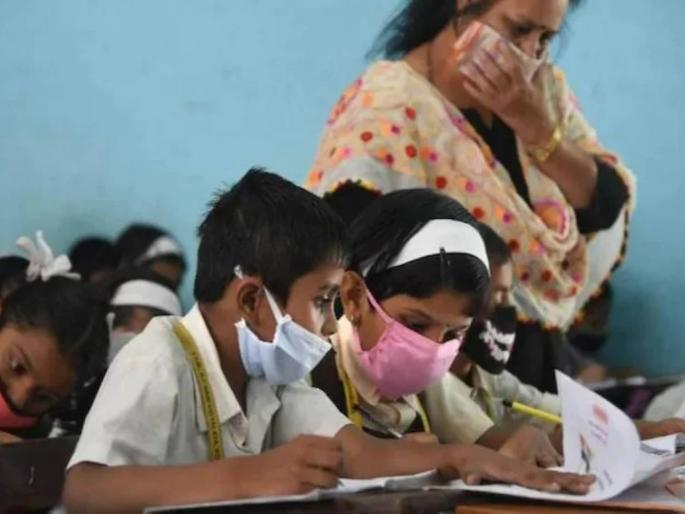 in gujarat 700 government primary schools are running by just single teacher | गुजरात मॉडेल? तब्बल ७०० शाळांमागे एक शिक्षक; सरकारी आकडेवारीनं सरकारचीच पोलखोल in gujarat 700 government primary schools are running by just single teacher | गुजरात मॉडेल? तब्बल ७०० शाळांमागे एक शिक्षक; सरकारी आकडेवारीनं सरकारचीच पोलखोल