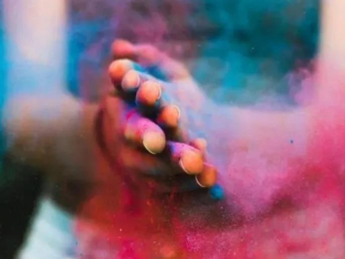 youth died from building while celebrating holi in ambarnath | धक्कादायक! मित्र रंग लावतील म्हणून इमारतीवर चढला आणि जीवाला मुकला youth died from building while celebrating holi in ambarnath | धक्कादायक! मित्र रंग लावतील म्हणून इमारतीवर चढला आणि जीवाला मुकला