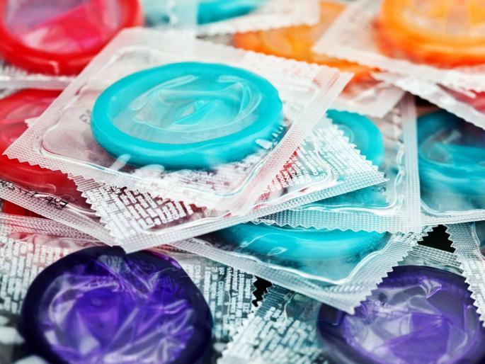 Condom sales explode 170 percent in Russia over fears sanctions will cause shortages | रशियन जनतेला निर्बंधांची भीती; १७० टक्क्यांनी वाढली कंडोमची विक्री, दरही वधारले Condom sales explode 170 percent in Russia over fears sanctions will cause shortages | रशियन जनतेला निर्बंधांची भीती; १७० टक्क्यांनी वाढली कंडोमची विक्री, दरही वधारले
