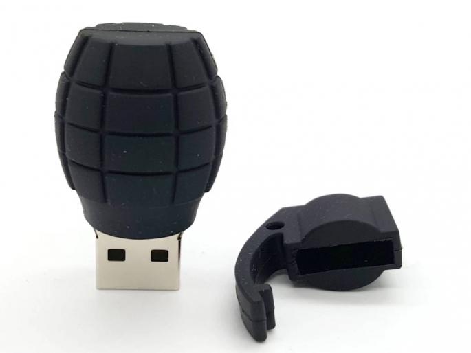 Letter bomb to Pendrive Bomb Sensational happenings in politics | लेटरबॉम्ब ते पेनड्राईव्ह बॉम्ब: एक सनसनाटी बॉम्बाबोंब