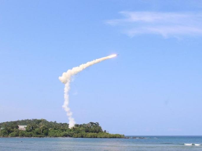 drdo successfully testfired the surface to surface brahmos supersonic cruise missile in the andaman and nicobar islands | जय हो! भारतानं जगाला दाखवली ताकद, ब्रह्मोस सुपरसोनिक क्रूझ मिसाइलची यशस्वी चाचणी drdo successfully testfired the surface to surface brahmos supersonic cruise missile in the andaman and nicobar islands | जय हो! भारतानं जगाला दाखवली ताकद, ब्रह्मोस सुपरसोनिक क्रूझ मिसाइलची यशस्वी चाचणी