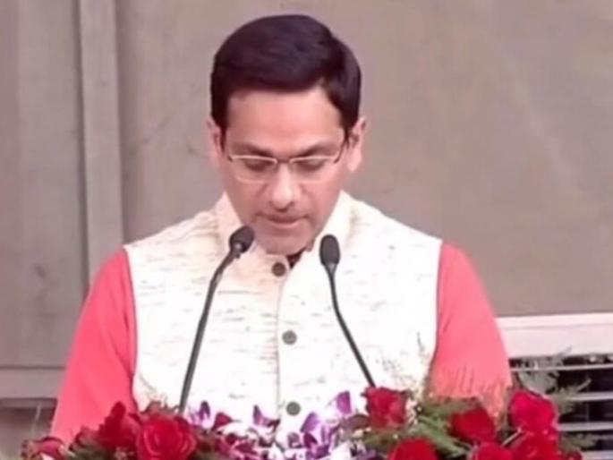 uttarakhand minister saurabh bahuguna iphone 13 went missing during swearing in ceremony | उत्तराखंडच्या मंत्र्याचा iPhone शपथविधी सोहळ्यात हरवला; FBवर केली पोस्ट म्हणाले...'फोन आला तर सावधान!' uttarakhand minister saurabh bahuguna iphone 13 went missing during swearing in ceremony | उत्तराखंडच्या मंत्र्याचा iPhone शपथविधी सोहळ्यात हरवला; FBवर केली पोस्ट म्हणाले...'फोन आला तर सावधान!'