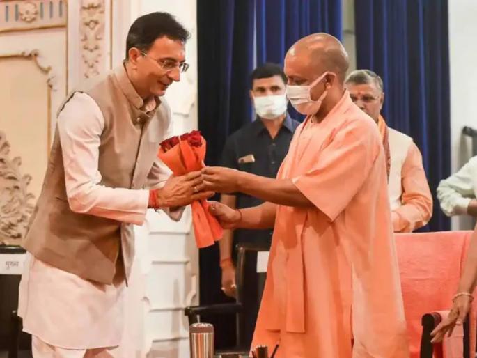 The total number of Ministers including the Chief Minister in the Council of Ministers in a State shall not exceed fifteen per cent | Yogi Cabinat Minister Numbers: एका राज्यात नेमके किती मंत्री असू शकतात? जाणून घ्या यूपीत योगींनी कसा फिट केला कॅबिनेटचा फॉर्म्यूला! The total number of Ministers including the Chief Minister in the Council of Ministers in a State shall not exceed fifteen per cent | Yogi Cabinat Minister Numbers: एका राज्यात नेमके किती मंत्री असू शकतात? जाणून घ्या यूपीत योगींनी कसा फिट केला कॅबिनेटचा फॉर्म्यूला!