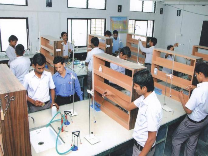 Private institutions will also start polytechnics; Permission of AICTE with strict conditions | खासगी संस्थाही सुरू करणार पॉलिटेक्निक; एआयसीटीईची कठोर अटींसह परवानगी Private institutions will also start polytechnics; Permission of AICTE with strict conditions | खासगी संस्थाही सुरू करणार पॉलिटेक्निक; एआयसीटीईची कठोर अटींसह परवानगी