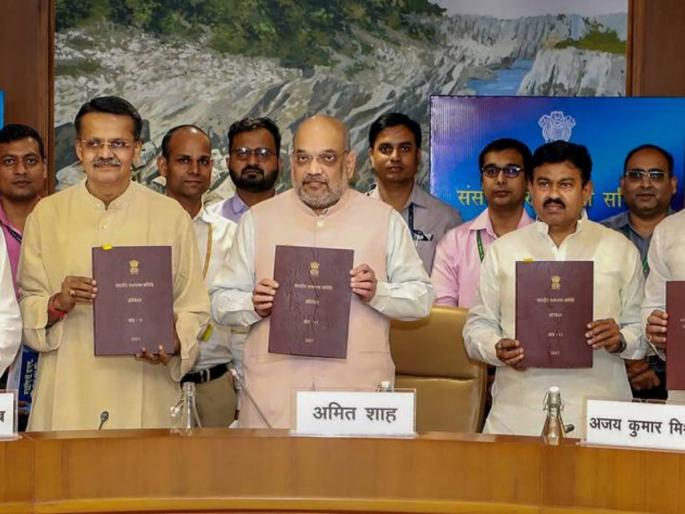 Hindi should be alternative to English says Amit Shah | इंग्रजीला पर्याय म्हणून हिंदीचा स्वीकार व्हायला हवा: अमित शाह Hindi should be alternative to English says Amit Shah | इंग्रजीला पर्याय म्हणून हिंदीचा स्वीकार व्हायला हवा: अमित शाह