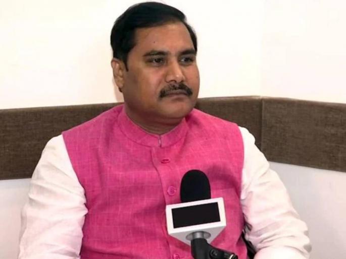 bjp minister said troubled by the loudspeaker in the mosque | होळी-दिवाळीला DJ बंद करता मग मशिदीवरील भोंगे का उतरवायचे नाहीत?; भाजपा मंत्र्याचा सवाल bjp minister said troubled by the loudspeaker in the mosque | होळी-दिवाळीला DJ बंद करता मग मशिदीवरील भोंगे का उतरवायचे नाहीत?; भाजपा मंत्र्याचा सवाल