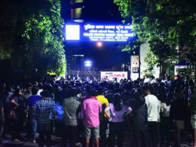 ABVP Left clash in JNU on Ram Navami 15 students taken to Safdarjung Hospital | अभाविप व डाव्या पक्षाच्या विद्यार्थ्यांमध्ये हाणामारी; जेएनयूत पुन्हा राडा ABVP Left clash in JNU on Ram Navami 15 students taken to Safdarjung Hospital | अभाविप व डाव्या पक्षाच्या विद्यार्थ्यांमध्ये हाणामारी; जेएनयूत पुन्हा राडा