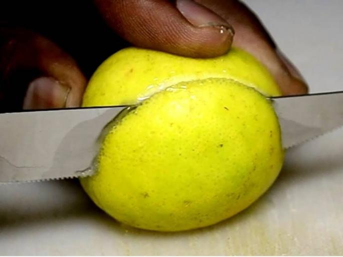 varanasi lemon rising price tantra worship lemon sacrificed bhagwati temple | लिंबूचे वाढते दर रोखण्यासाठी चक्क तंत्र-मंत्र पूजा, भगवती मंदिरात देण्यात आला बळी! varanasi lemon rising price tantra worship lemon sacrificed bhagwati temple | लिंबूचे वाढते दर रोखण्यासाठी चक्क तंत्र-मंत्र पूजा, भगवती मंदिरात देण्यात आला बळी!