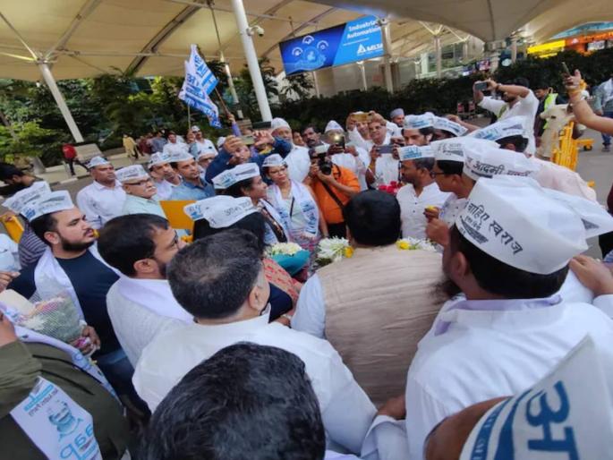 mumbai aap jumps in hanuman chalisa politics growing discussion twitter spaces | भाजपा-सेनेच्या वादात 'आप'नं घेतली उडी, थेट हनुमान चालीसाचं केलं पठण; 'ट्विटर स्पेस'वर घेतला विशेष कार्यक्रम!  mumbai aap jumps in hanuman chalisa politics growing discussion twitter spaces | भाजपा-सेनेच्या वादात 'आप'नं घेतली उडी, थेट हनुमान चालीसाचं केलं पठण; 'ट्विटर स्पेस'वर घेतला विशेष कार्यक्रम!