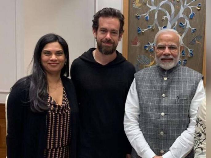 Elon Musk now goes after Vijaya Gadde, Twitter trolls attack her with curry and India insults | ट्विटरवरून ट्रम्पना 'सस्पेन्ड' करणाऱ्या विजया गाड्डेंची नोकरी धोक्यात? मस्क नारळ देण्याची शक्यता