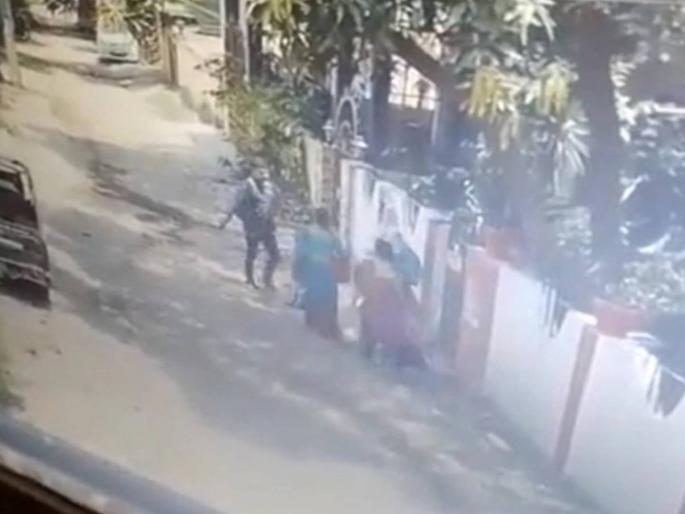 in Patna Man kills wife daughter before pulling guns trigger on himself | VIDEO: पत्नी अन् लेकीची दिवसाढवळ्या रस्त्यावर डोक्यात गोळी झाडून हत्या; स्वत:लाही संपवलं
