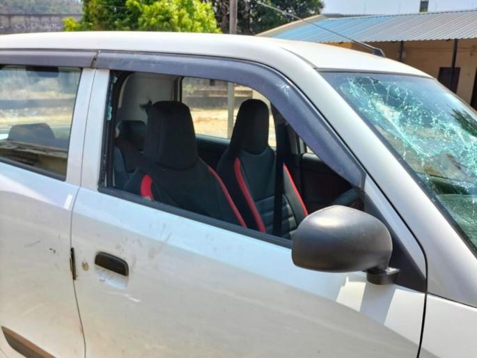 Former Sarpanch of Vegare Bhau Margale was assassinated by the current Sarpanch | वेगरेचे माजी सरपंच भाऊ मरगळे यांच्यावर विद्यमान सरपंचांकडून खूनी हल्ला Former Sarpanch of Vegare Bhau Margale was assassinated by the current Sarpanch | वेगरेचे माजी सरपंच भाऊ मरगळे यांच्यावर विद्यमान सरपंचांकडून खूनी हल्ला