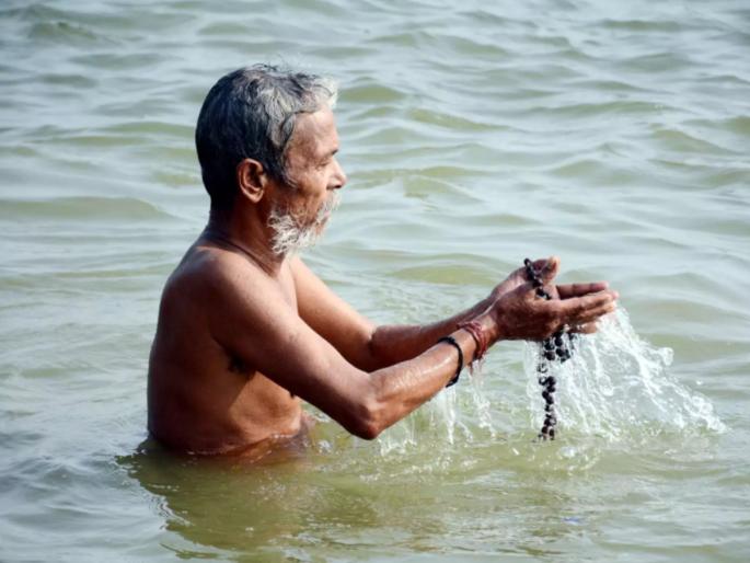 Ganga Saptami 2022: When is Ganga Saptami this year? Why is Pitru Tarpana given importance on that day? Read on! | Ganga Saptami 2022 : यंदा गंगासप्तमी कधी आहे? त्यादिवशी पितृ तर्पणाला महत्त्व का दिले जाते? वाचा! Ganga Saptami 2022: When is Ganga Saptami this year? Why is Pitru Tarpana given importance on that day? Read on! | Ganga Saptami 2022 : यंदा गंगासप्तमी कधी आहे? त्यादिवशी पितृ तर्पणाला महत्त्व का दिले जाते? वाचा!