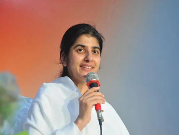 Discomfort is not outside but in the mind of man; Shivani Didi is telling the solution to remove it | अस्वस्थता बाहेर नाही तर मनुष्याच्या मनात आहे; ती दूर करण्याचे उपाय सांगताहेत शिवानी दीदी