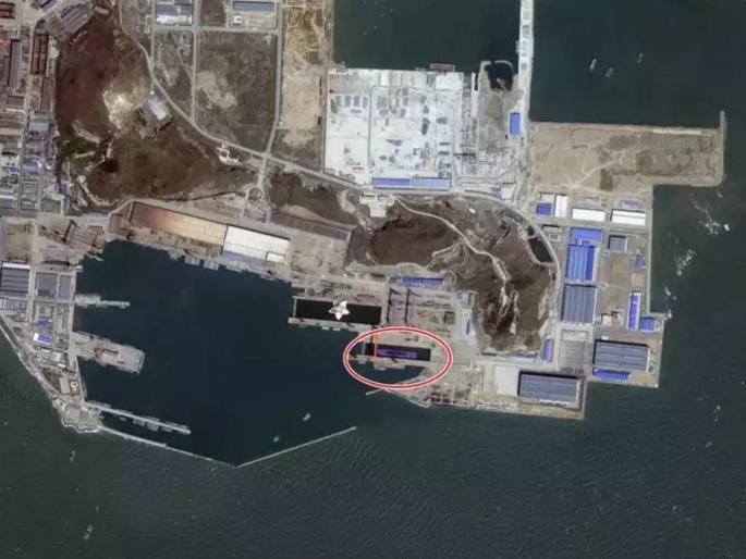 Satellite Images Of New Class Of Chinese Submarine, Know How Many Submarines Do China Have | जग युद्धात गुंतलेलं पाहून चीननं बनवली सीक्रेट पाणबुडी, सॅटेलाइट फोटो पाहून लष्करी तज्ज्ञ काय म्हणाले? Satellite Images Of New Class Of Chinese Submarine, Know How Many Submarines Do China Have | जग युद्धात गुंतलेलं पाहून चीननं बनवली सीक्रेट पाणबुडी, सॅटेलाइट फोटो पाहून लष्करी तज्ज्ञ काय म्हणाले?