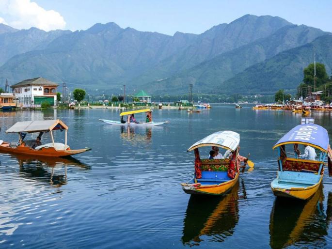 Kashmir Flowers Tourist 10 year old record Target killings have no effect on tourism | स्वर्ग! काश्मीर फुलले पर्यटकांनी, १० वर्षांचा माेडला रेकाॅर्ड; टार्गेट किलिंगचा परिणाम नाही