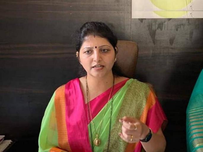 I have never been don vat purnima since I got married said Rupali Chakankar | लग्न झाल्यापासून मी एकदाही वडाला फेरे मारले नाहीत, याबाबत मी भाग्यवान: रुपाली चाकणकर I have never been don vat purnima since I got married said Rupali Chakankar | लग्न झाल्यापासून मी एकदाही वडाला फेरे मारले नाहीत, याबाबत मी भाग्यवान: रुपाली चाकणकर
